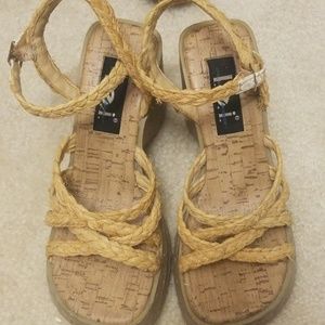 Lei sandals